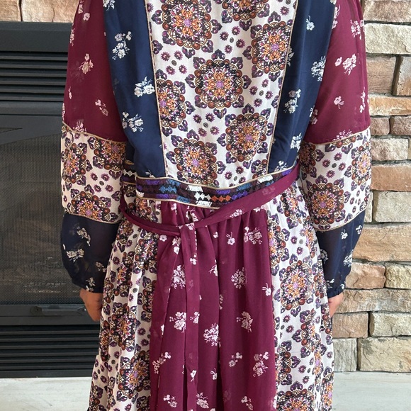 Beautiful dress like new - Picture 12 of 12